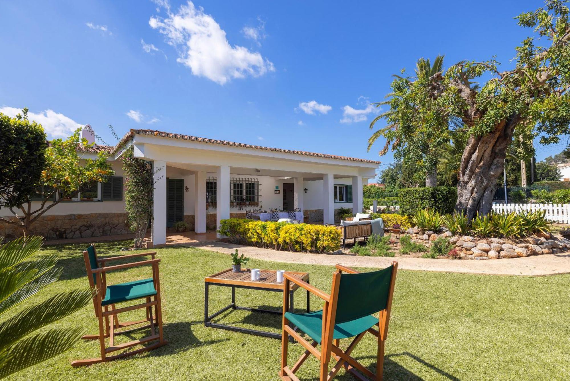 Ideal House For Two Families With Pool And Barbecue Plamanyola エクステリア 写真