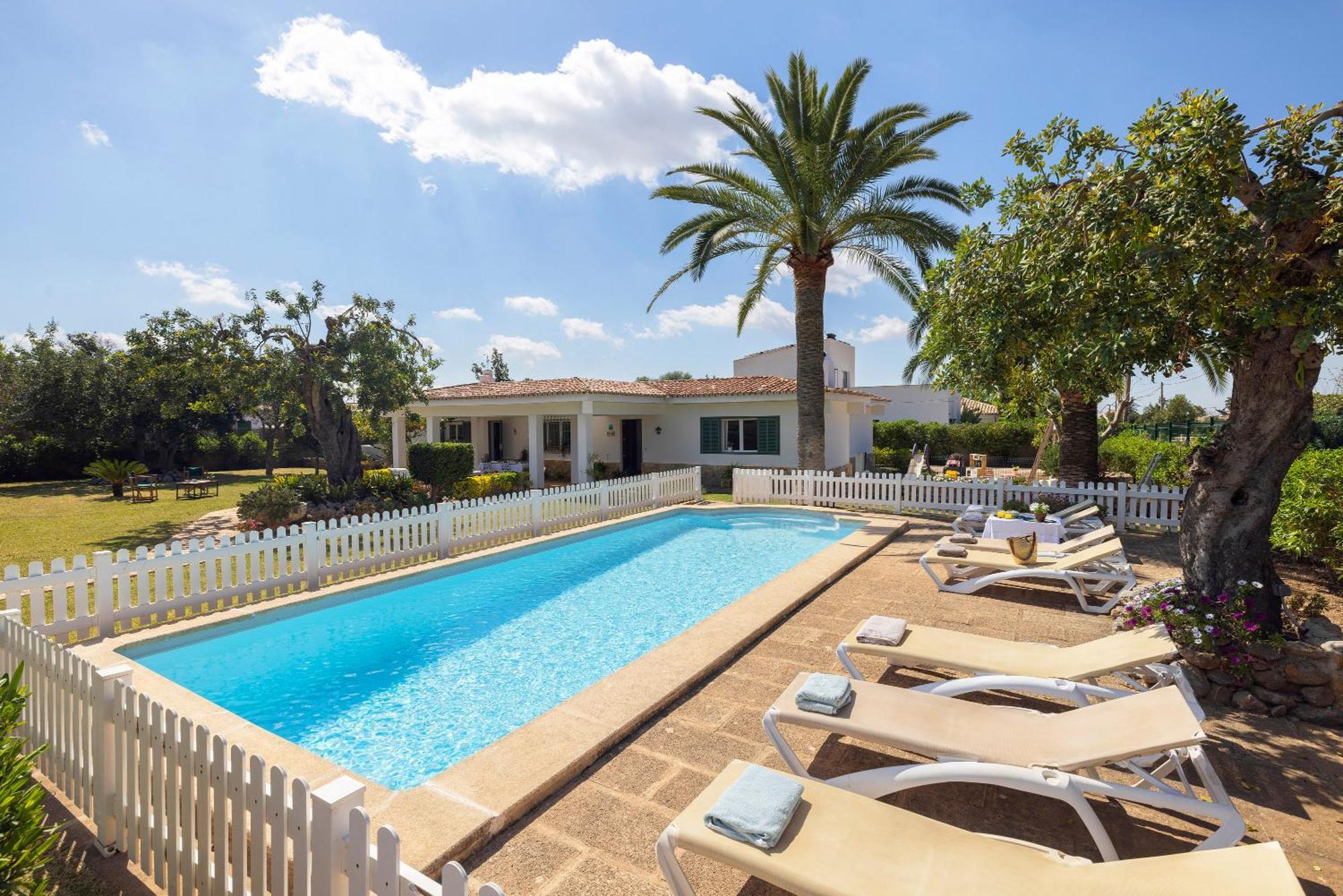 Ideal House For Two Families With Pool And Barbecue Plamanyola エクステリア 写真