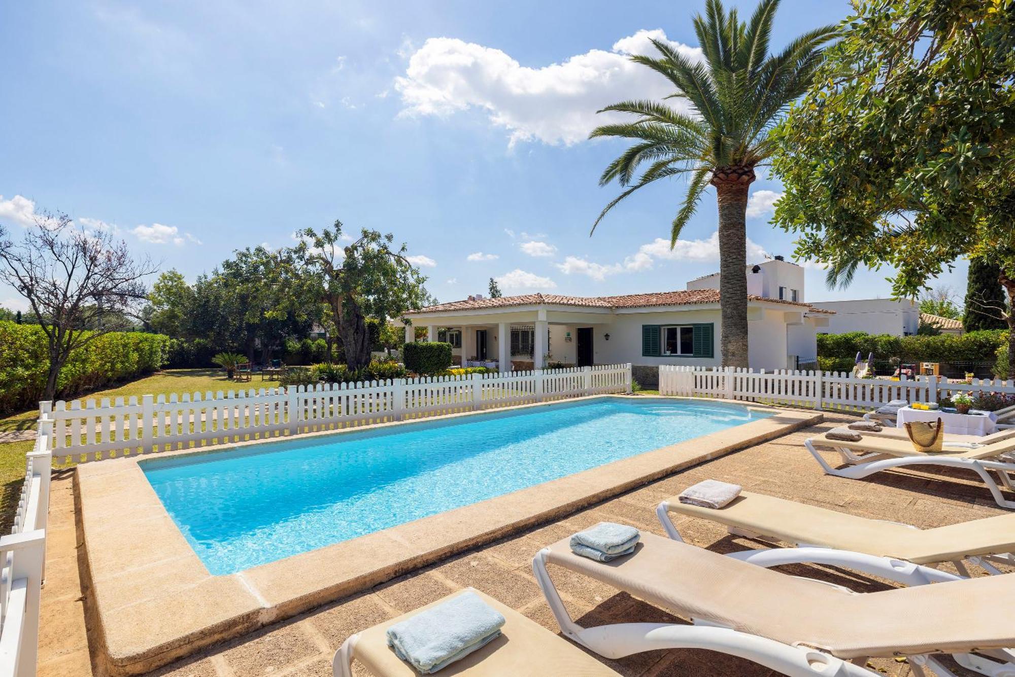 Ideal House For Two Families With Pool And Barbecue Plamanyola エクステリア 写真