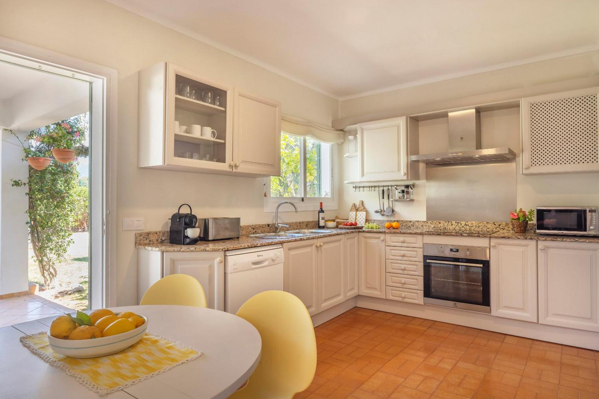 Ideal House For Two Families With Pool And Barbecue Plamanyola エクステリア 写真